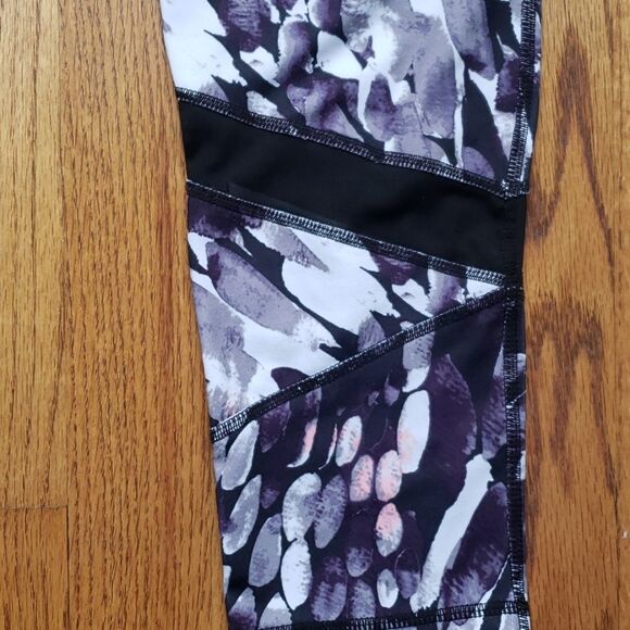 Gaiam High Rise Capri - Picture 7 of 7